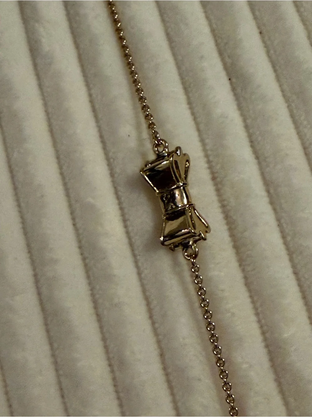 kate spade New York “Take a Bow” Gold Tone Necklace NWT
